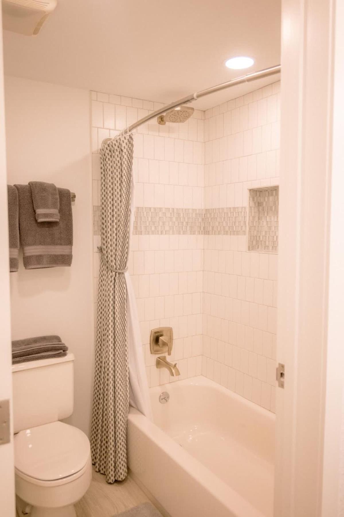 Entire 2Nd Floor 2 Bedroom Elysian - Tennis & Tides East End  Zewnętrze zdjęcie